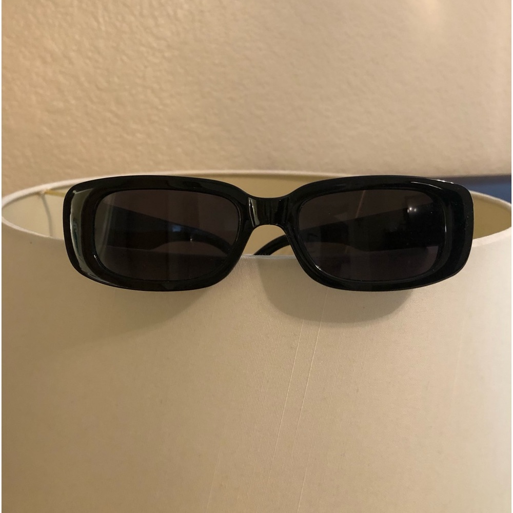 Like-new Sunglasses in Black